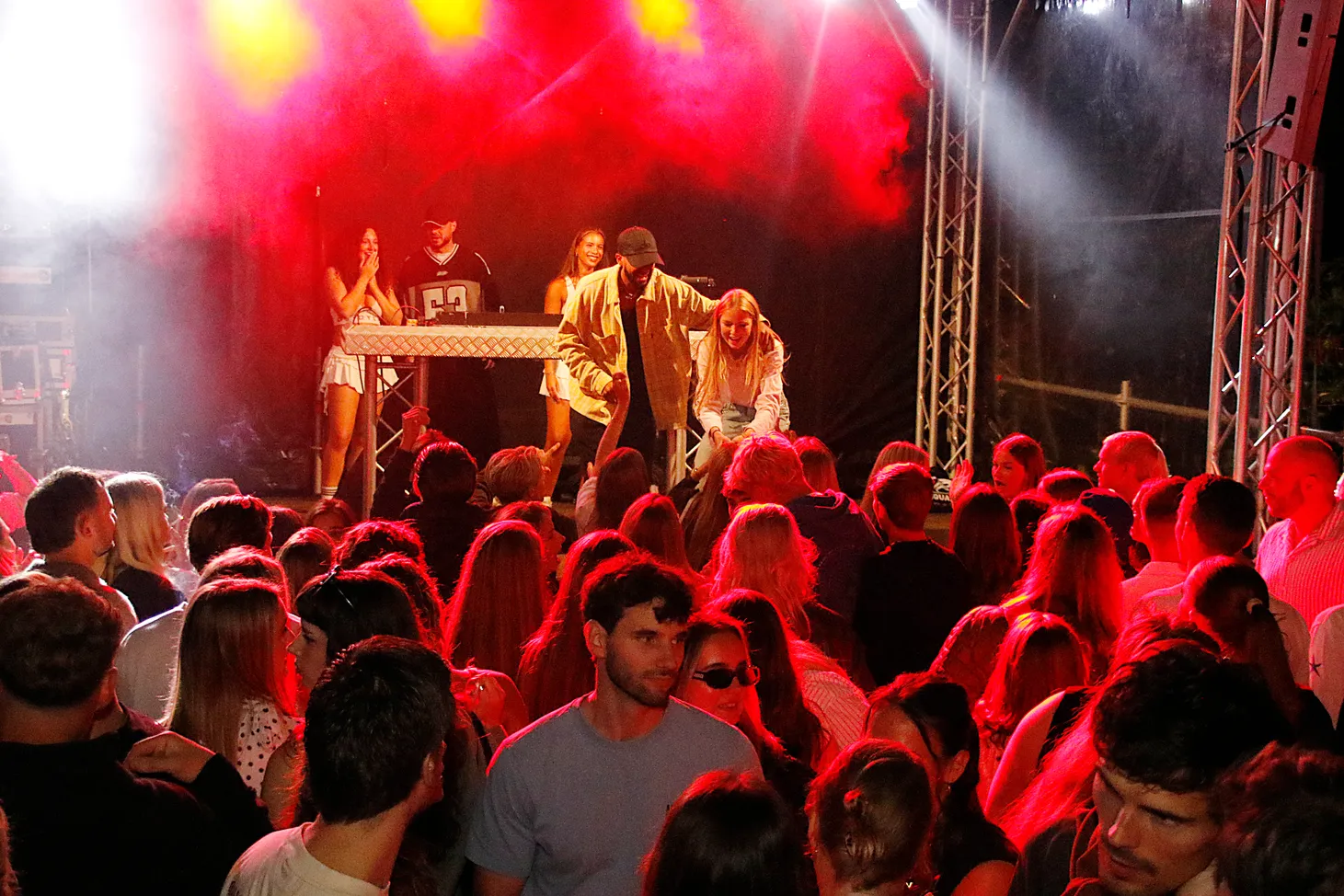 Photo from Sander Scheperman, DJ Dylvn, Poke & StukTV, taken Sep 5, 2026 by Frank van Hienen