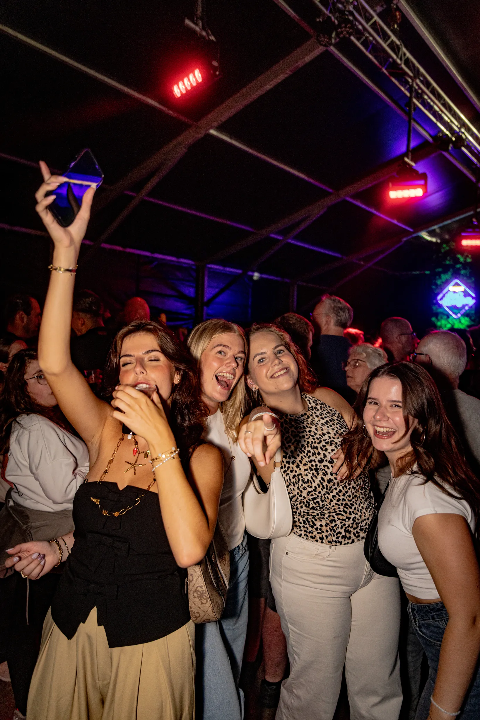 Photo from Dirty Daddies & Samuel Welten, taken Sep 3, 2026 by Bram de Smidt